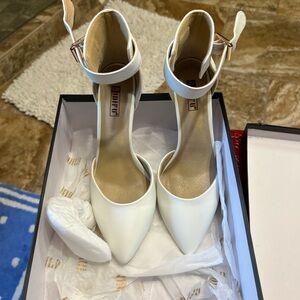 IDIFU White Ankle Strap Heels